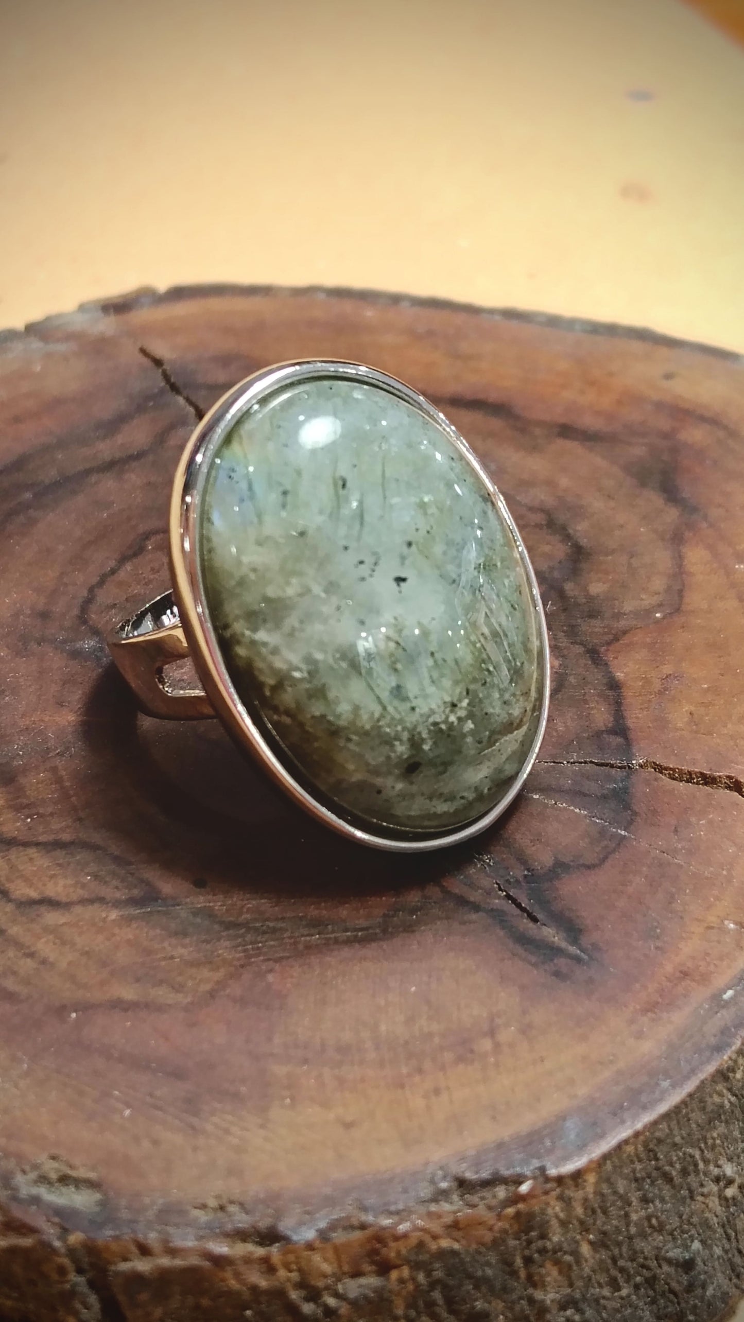 Anello in acciaio con labradorite naturale regolabile