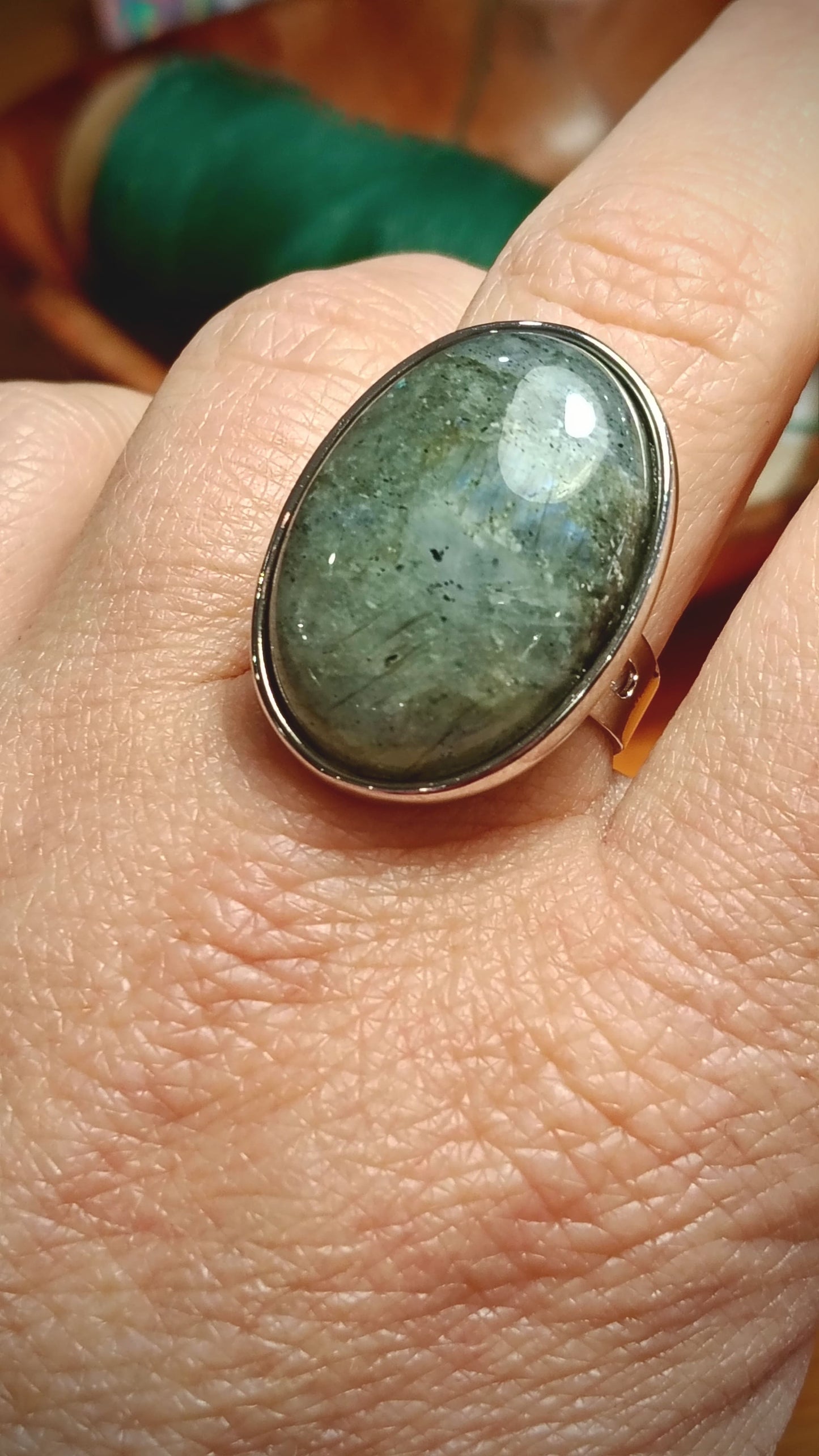 Anello in acciaio con labradorite naturale regolabile