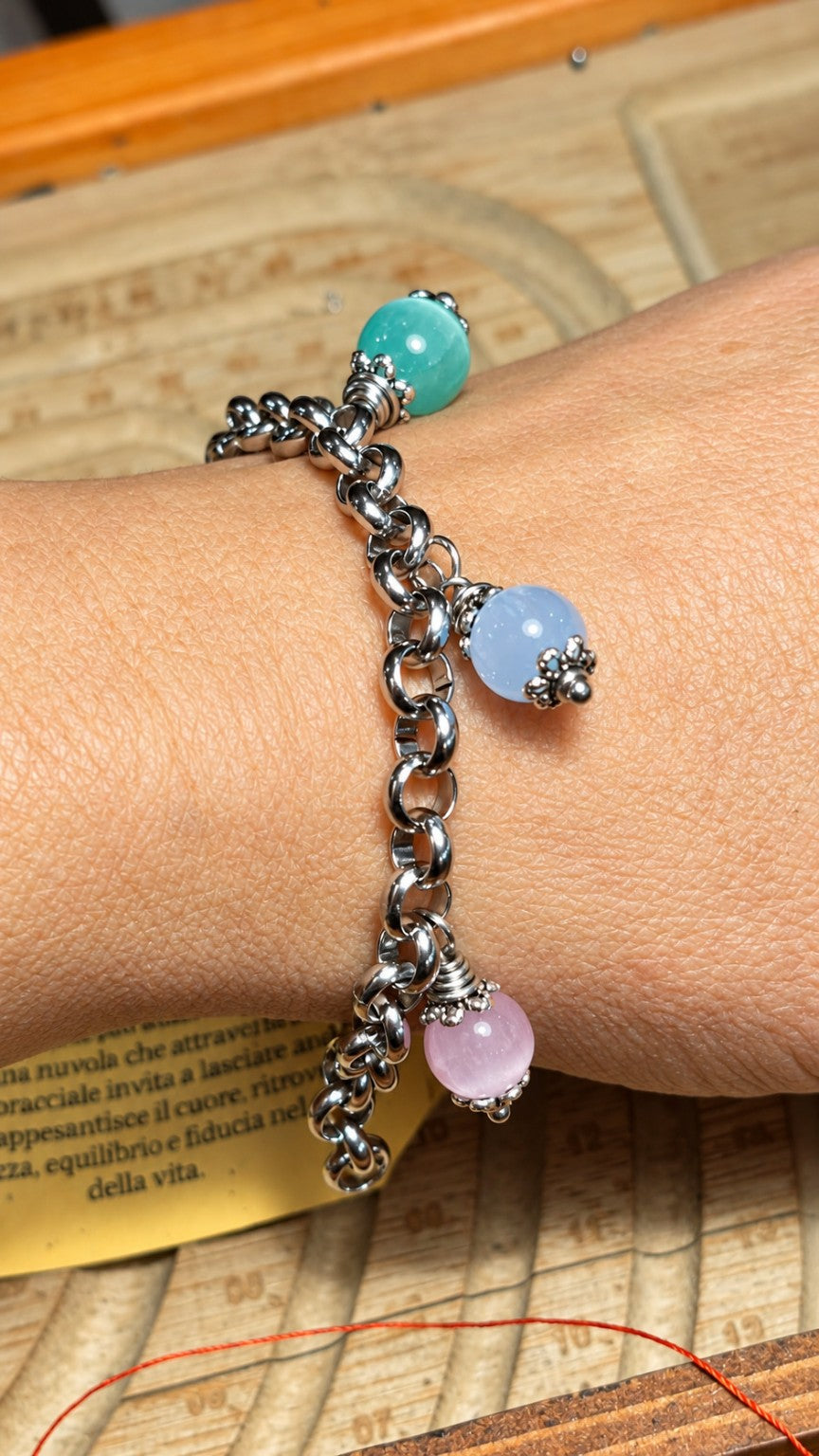 Nuvola bracciale indossato