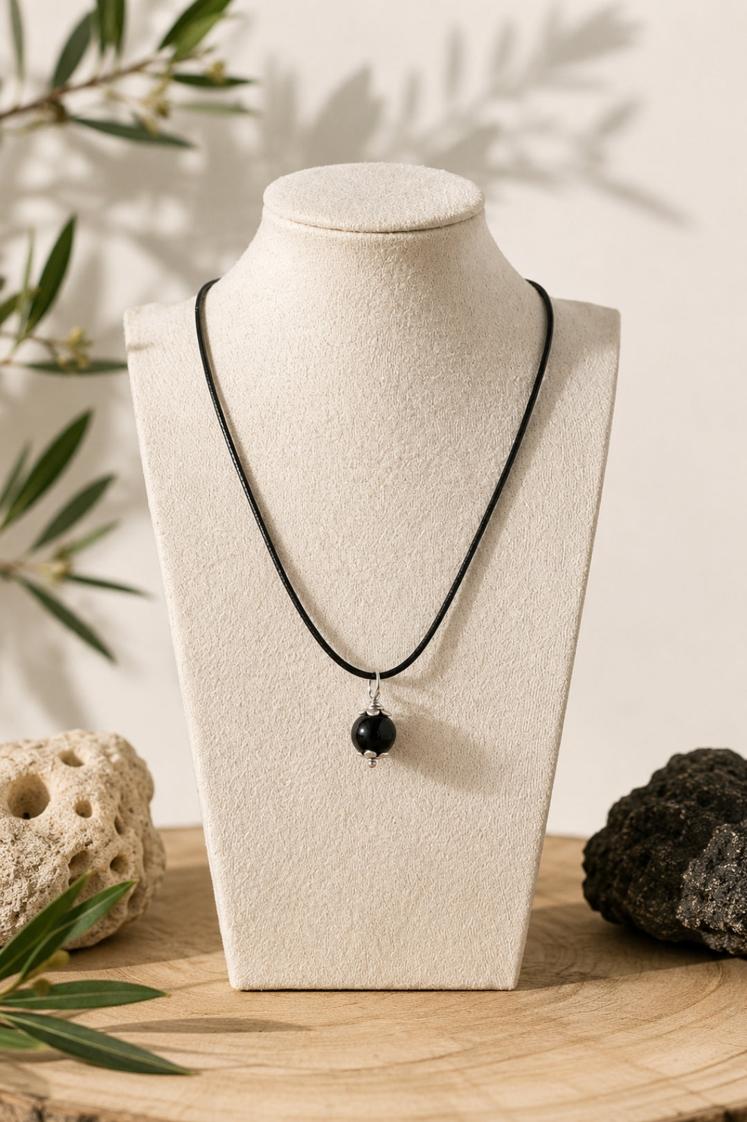 Collana Su Coccu Ossidiana