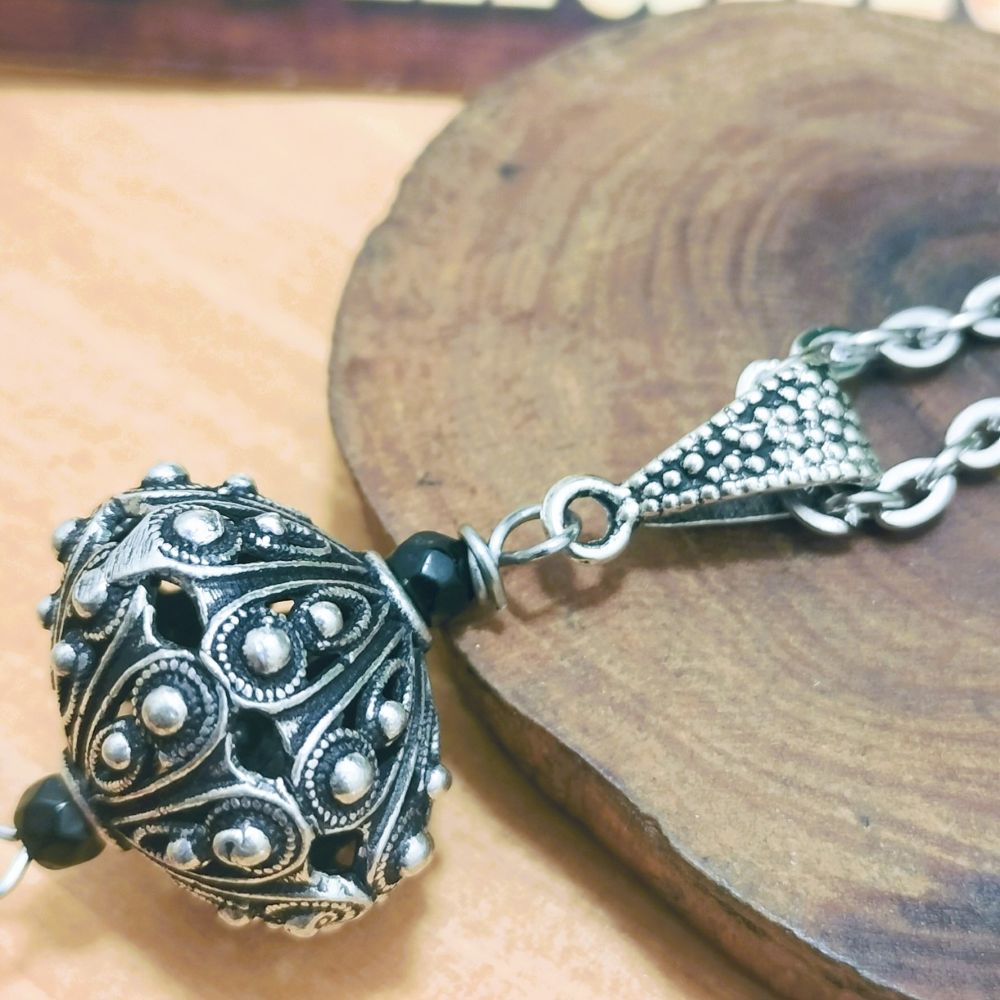 Collana Bottone Sardo e Corallo Irregolare